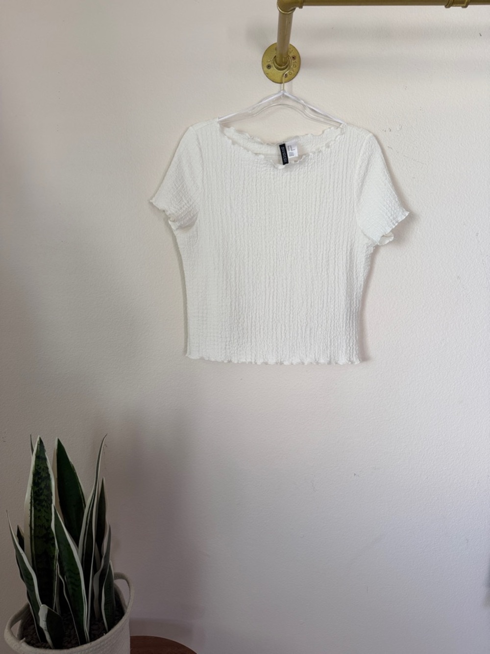 Divided By H & M White Scalloped Edge Top